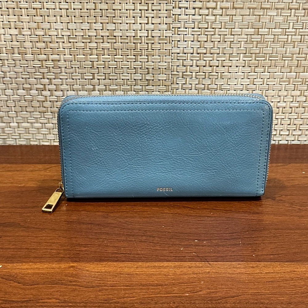 Fossil Logan RFID Zip Around Clutch – Slate Blue Leather